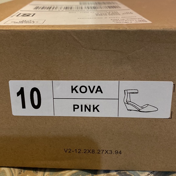 New in box Journee Collection Footwear - Picture 6 of 6